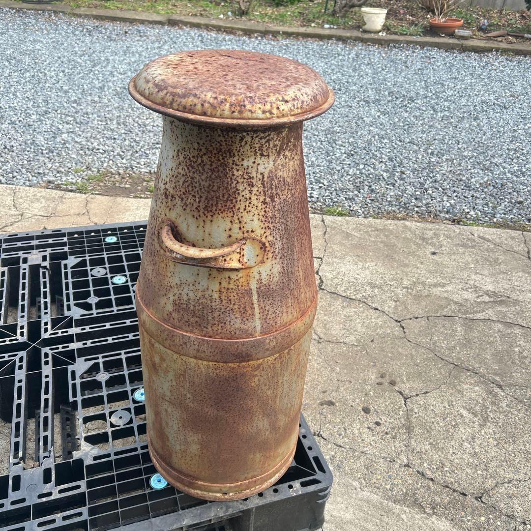 レトロ￼ ヴィンテージ　ミルク缶　金属製　錆有　ガーデニング　庭飾りインテリア大