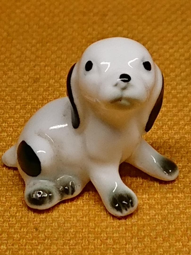 いぬ　犬　陶器　ミニチュア　置物　インテリア　工芸品　美術品　A3126