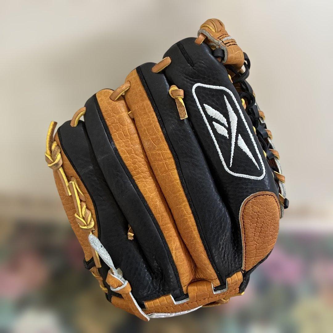 Reebok VR6000 SRG BALLGLOVE SERIES タグ付き