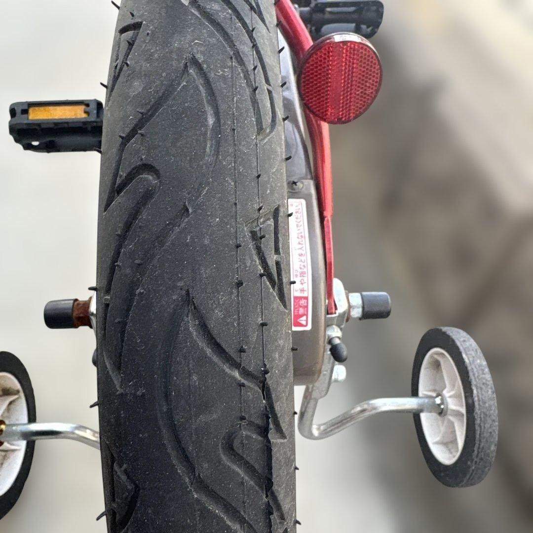 カーズ　レッド 幼児用自転車 フロントバスケット付き コマ付き
