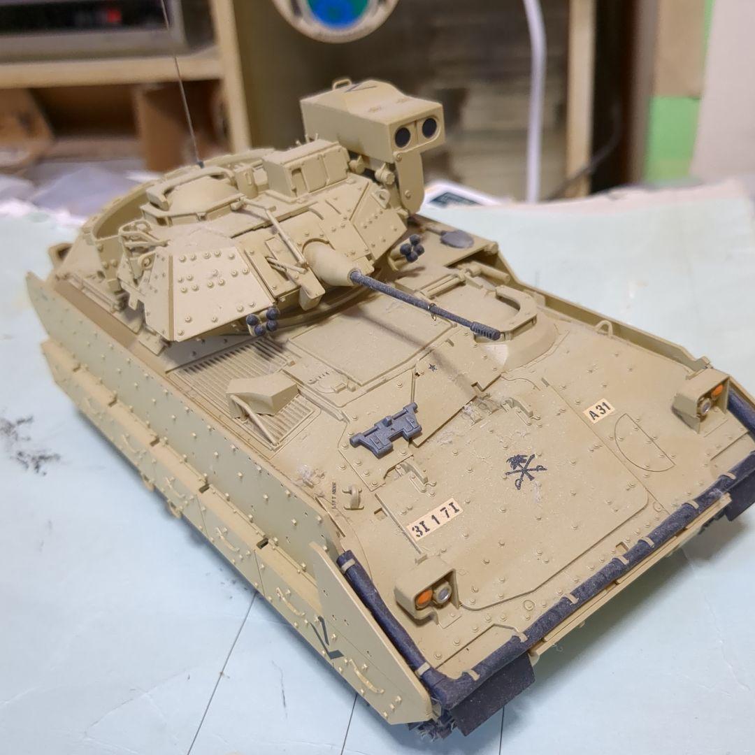 タミヤ1/35スケール アメリカM2A20DSデザートブラッドレー完成品