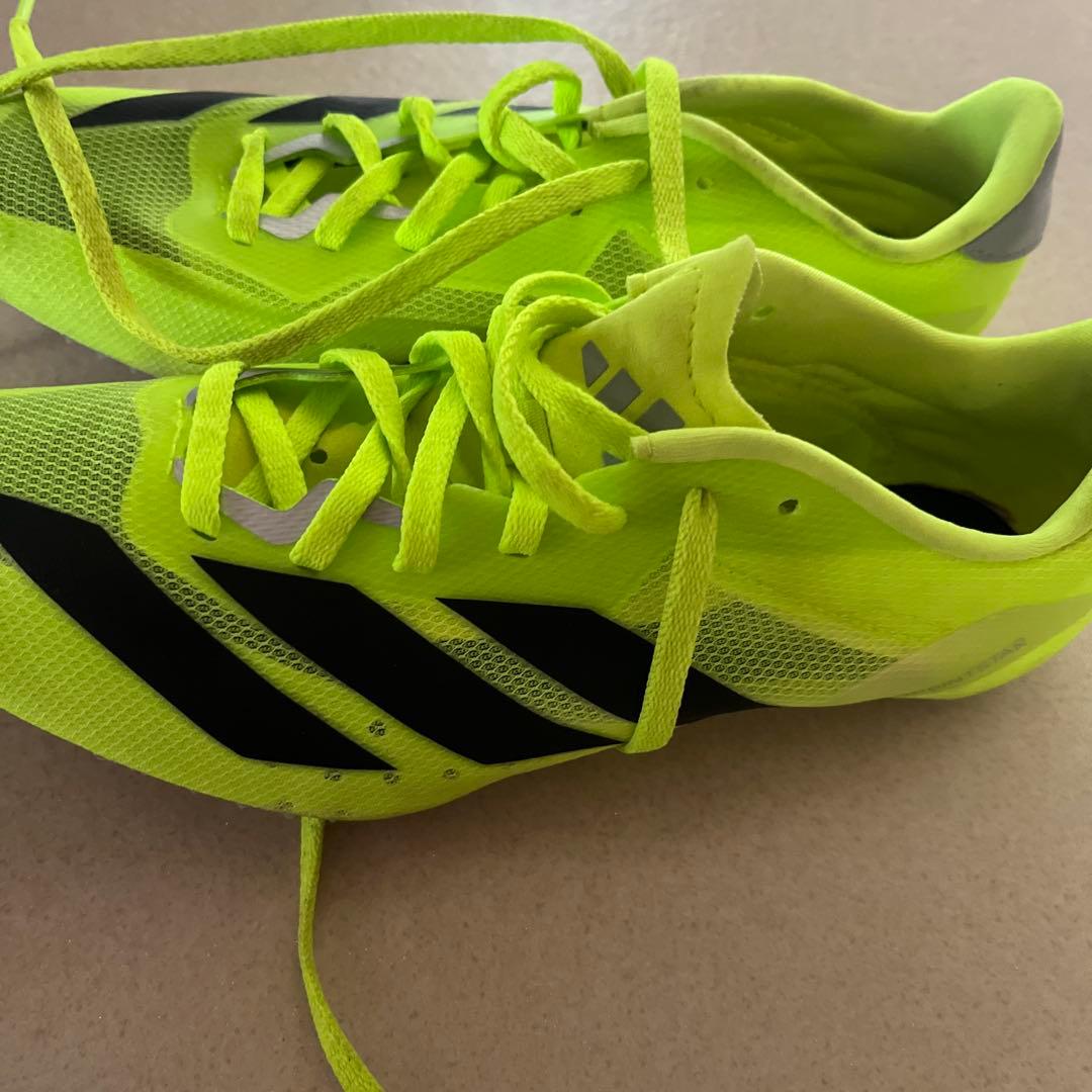 adidas 蛍光イエロー スパイクシューズ