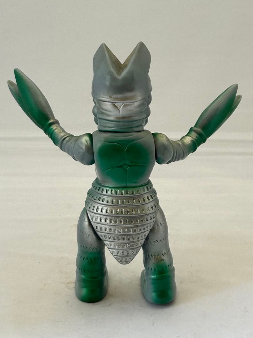バルタン星人　ウルトラマン 怪獣 フィギュアマルサン　ブルマァク復刻　バンダイ