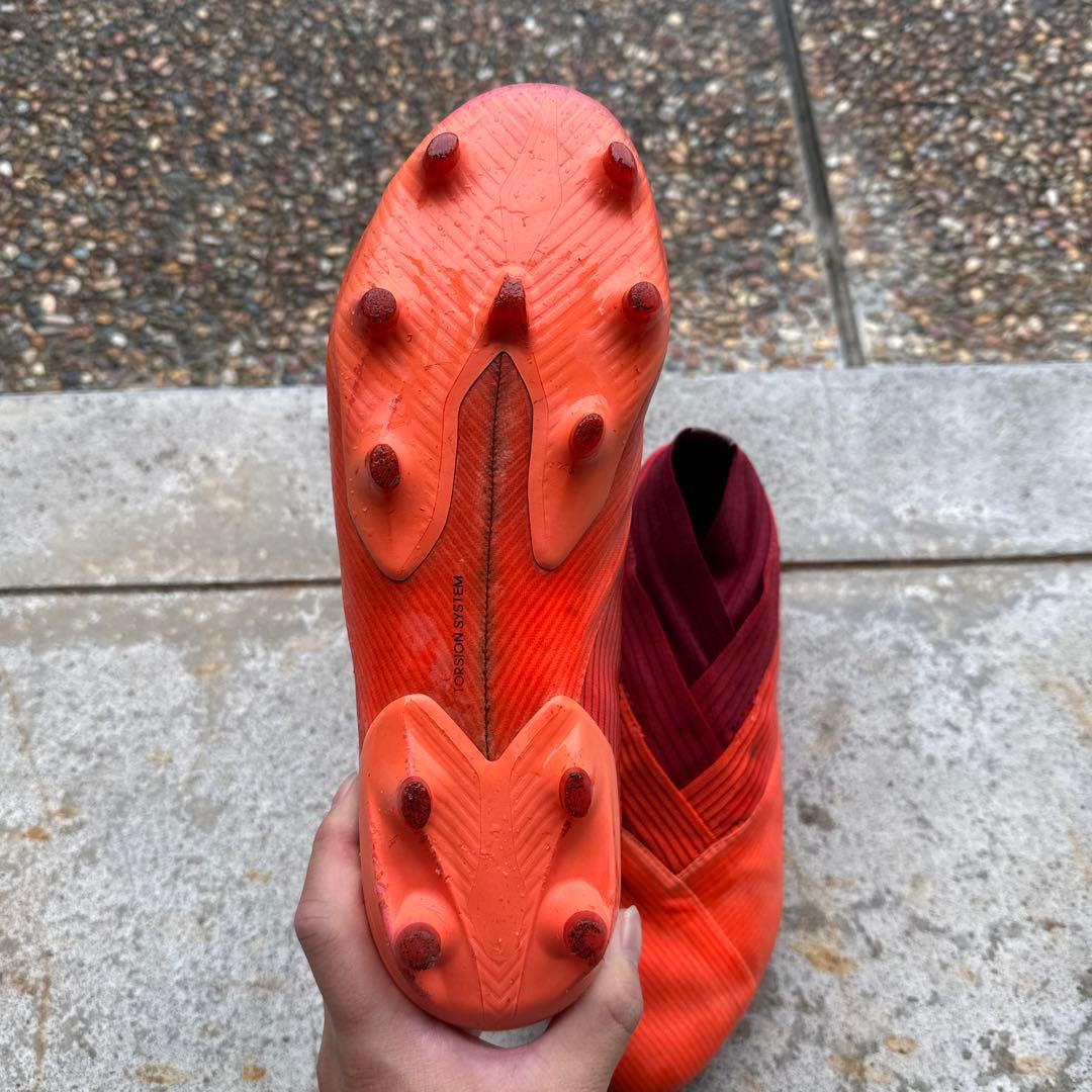 adidasネメシス紐なし