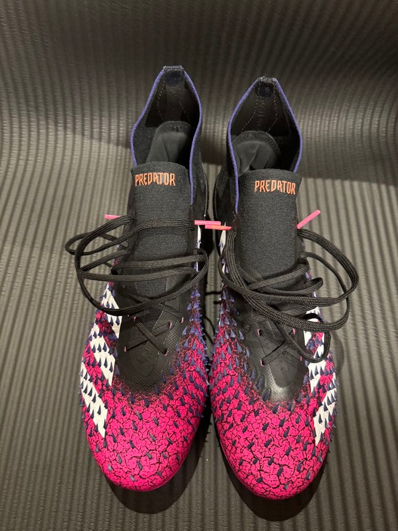 adidas プレデター サッカースパイク