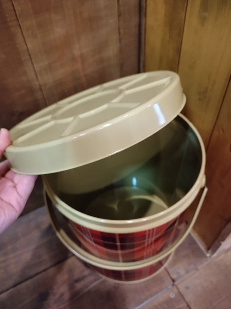 DULTON　ブリキ缶　蓋つき小物入れ　チェック柄　赤系