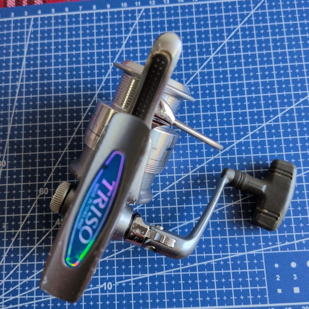 TRISO スピニングリール シルバー