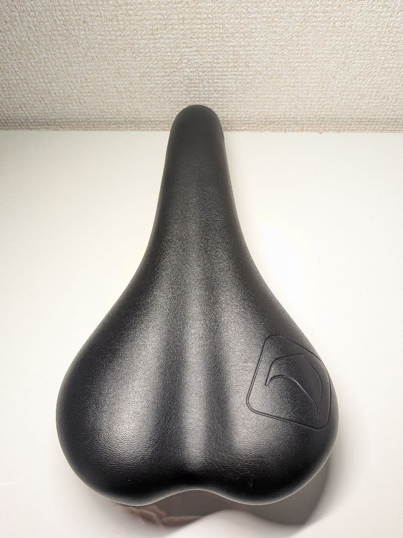 LOUIS GARNEAU サドル　black&blue