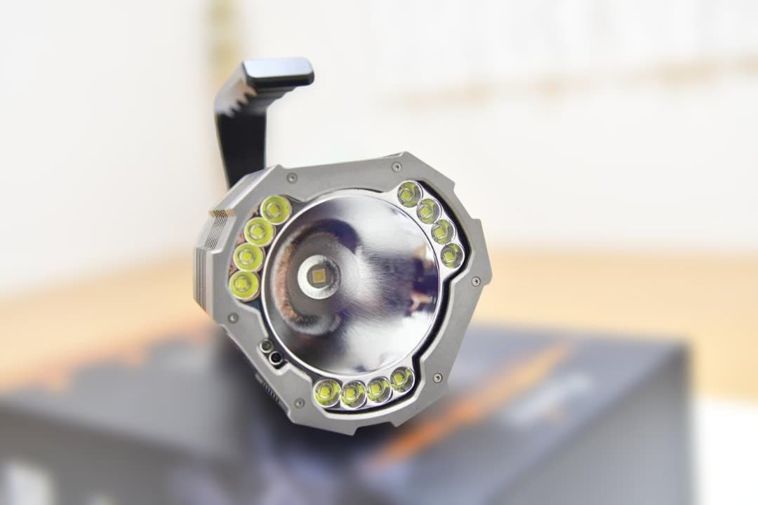 Fenix LR60R 懐中電灯 21000ルーメン