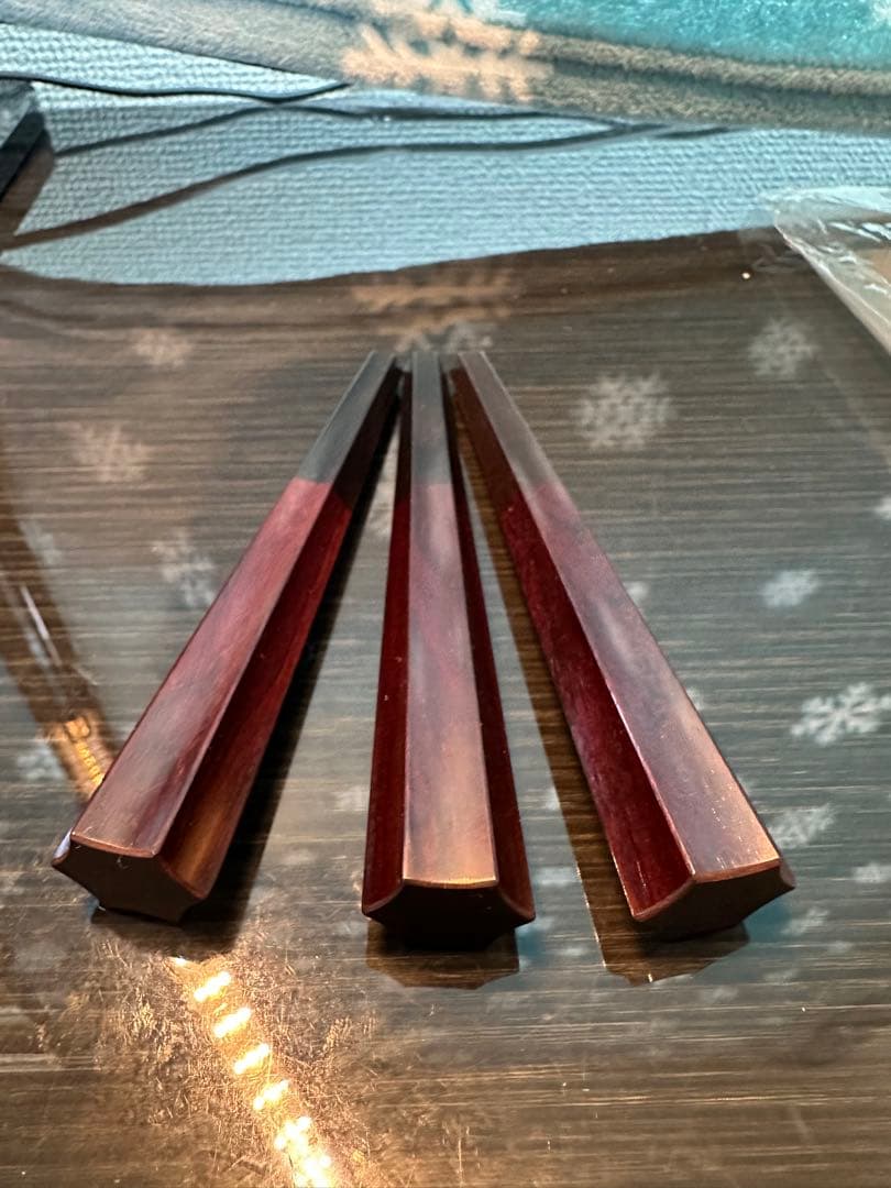 【新品未削品】三味線　糸巻き　紅木(宇柄、6.5分)