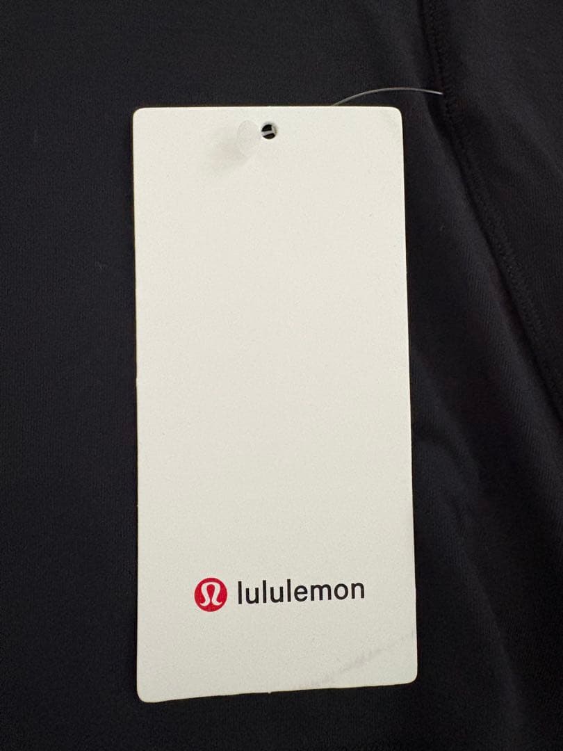 ルルレモン　lululemon 黒 Tシャツ サイズ６　新品未使用品
