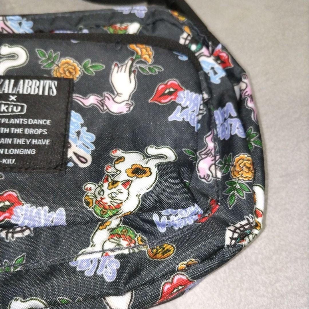 SHAKA LABBITS KiU コラボ ショルダー バッグ フロントポケット