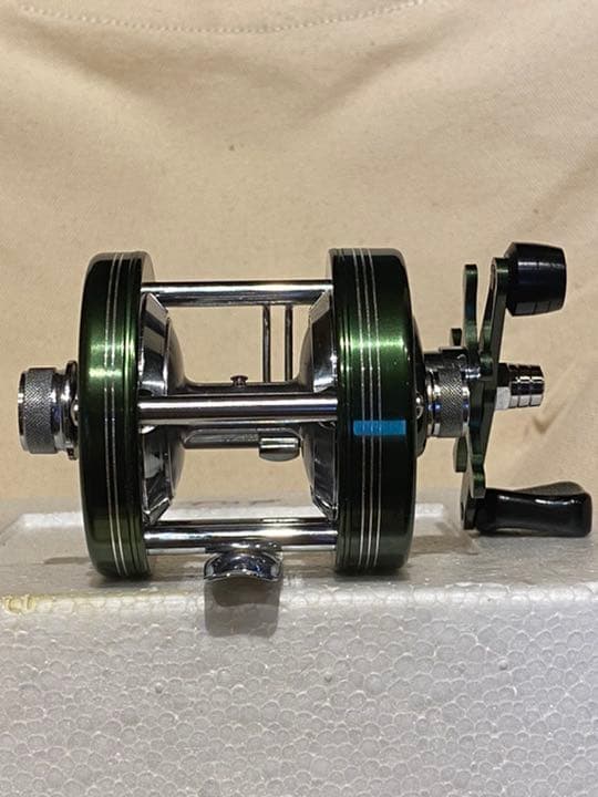 ☆奇跡の箱入り完全新品☆ ヘドンマークⅣ 3200リール