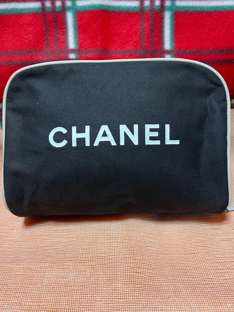 CHANELノベルティポーチ