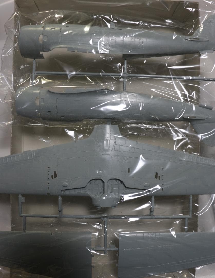 童友社製　1／３２　キー８４　疾風　プラモデル　未開封・未組立　中古品