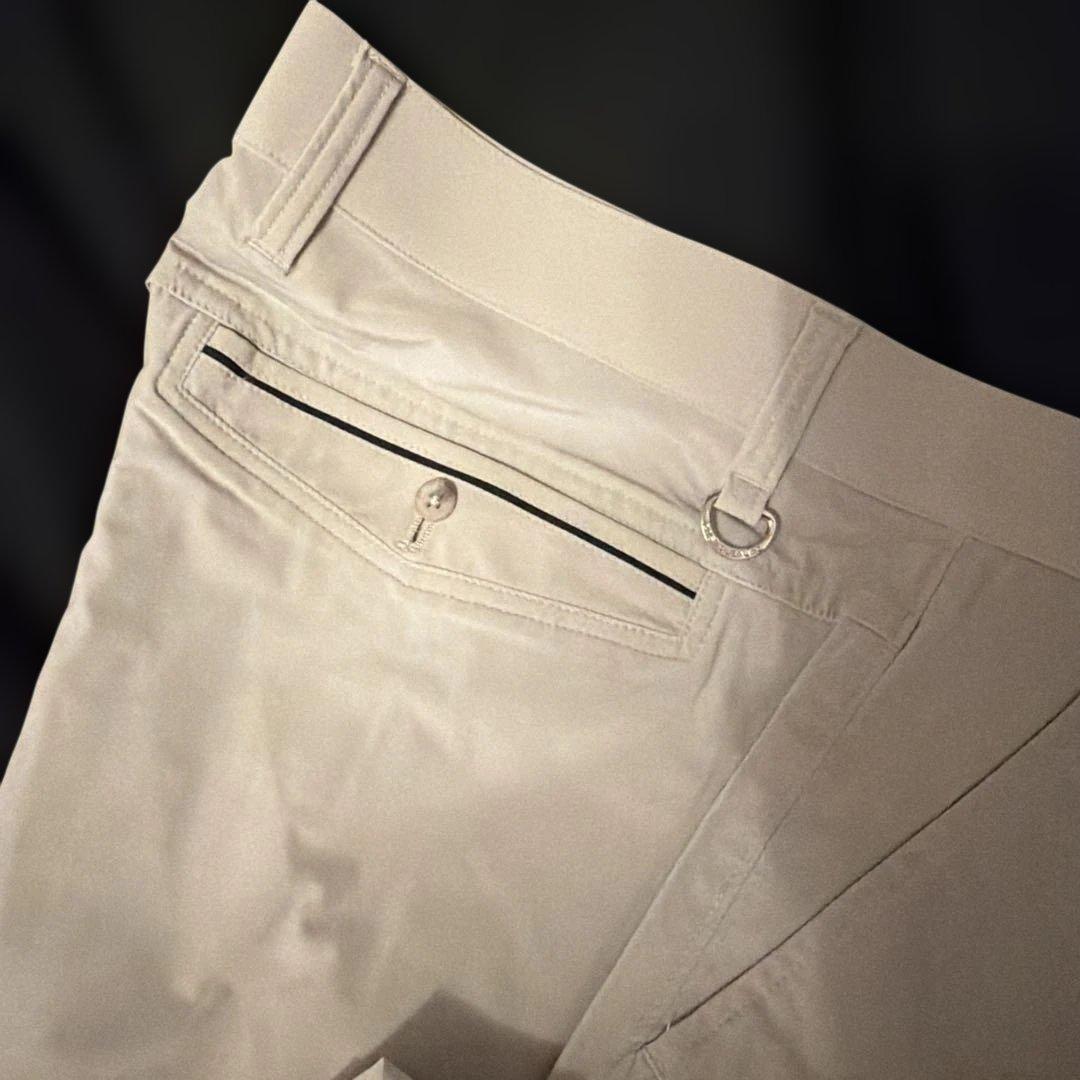 ベージュ ゴルフパンツ ジッパーポケット付き