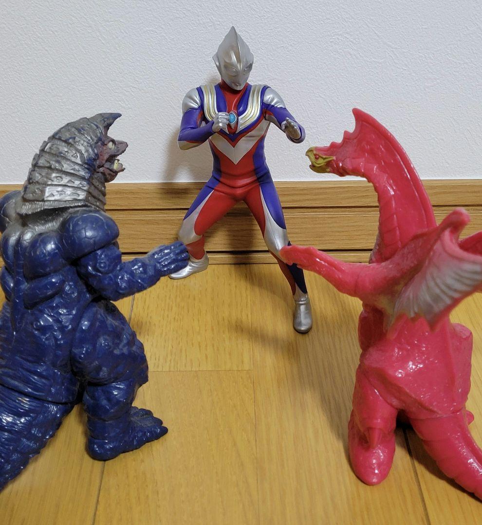 ウルトラマンティガ 光を継ぐもの フィギュア3個セット