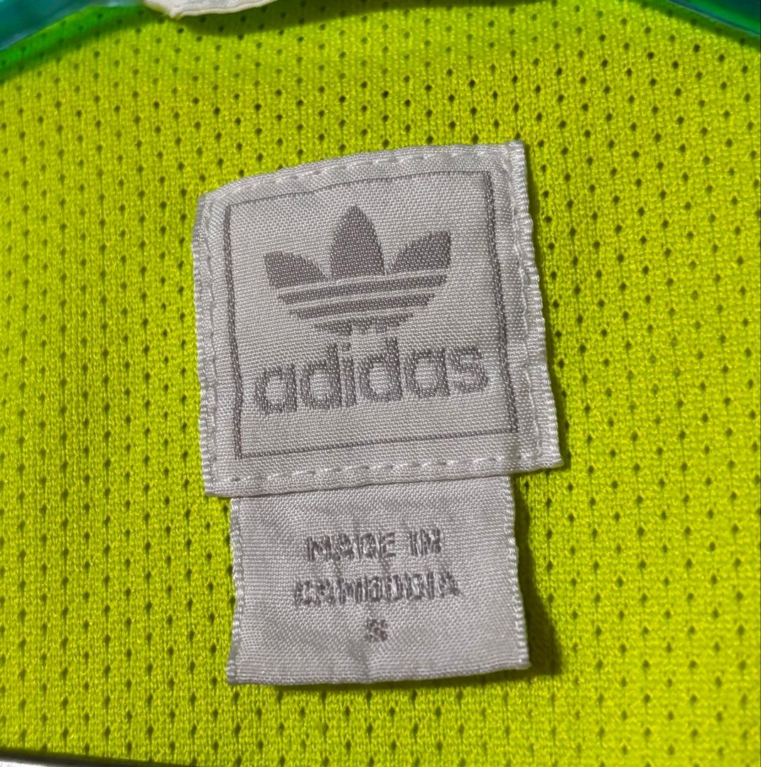 希少　adidas フード付きウィンドブレーカー ピンク/紫