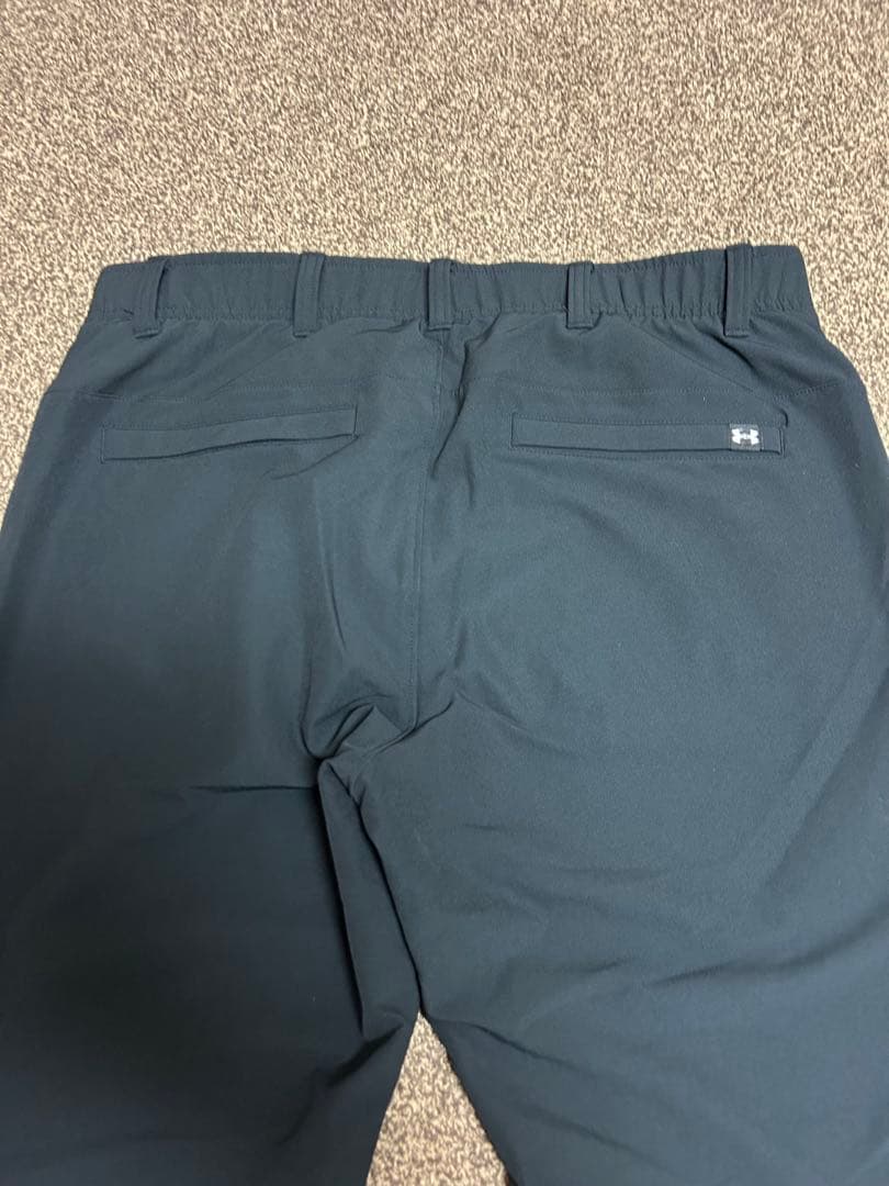 【最終値下げ】 UNDER ARMOUR ゴルフパンツ　ブラック　 XL