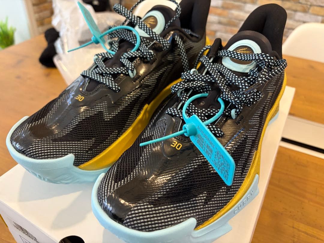 【新品未使用】UnderArmour CURRY7<28.5cm/US10.5>