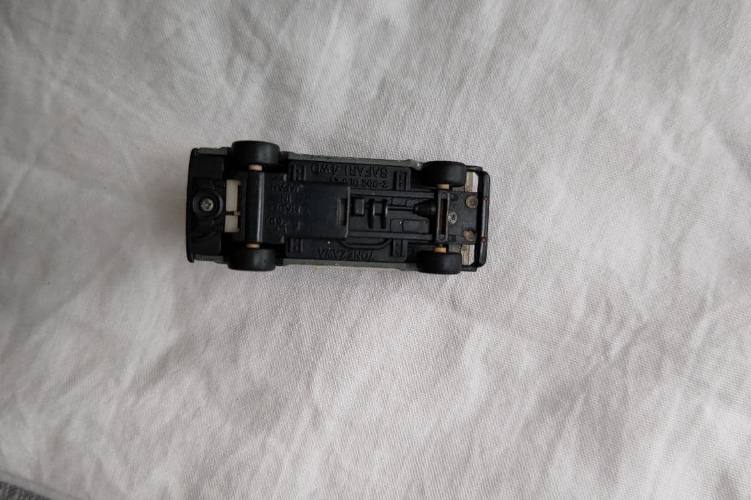 サファリ ミニカー グレー