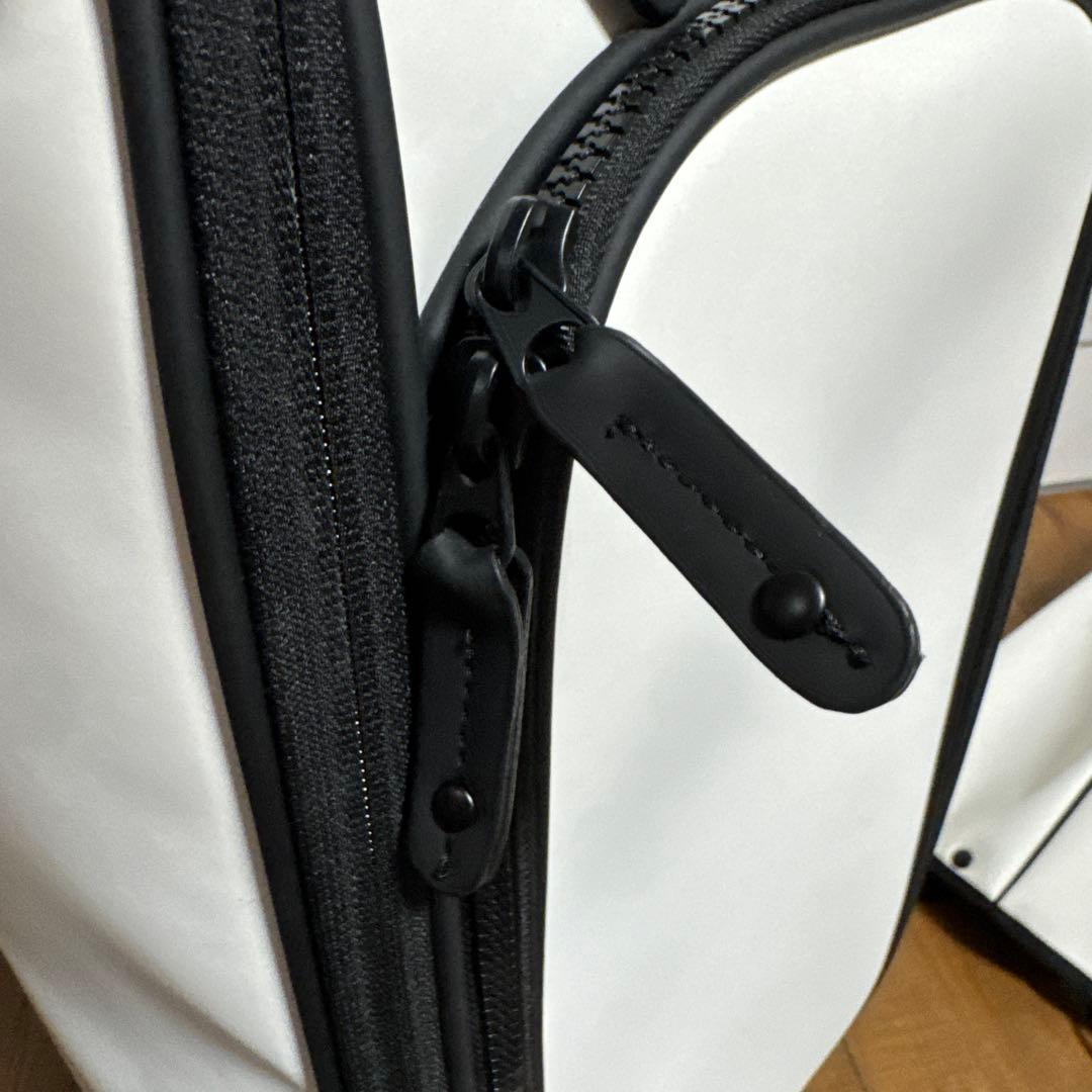 未使用品　レクサス　キャディバッグ　　ホワイト×ブラック