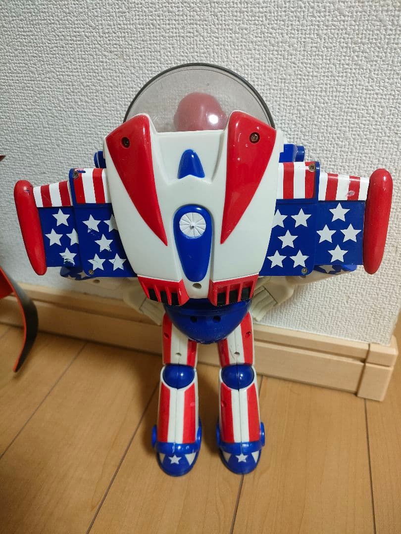 希少トイストーリー　ザーグ＆星条旗バズ・ライトイヤー
