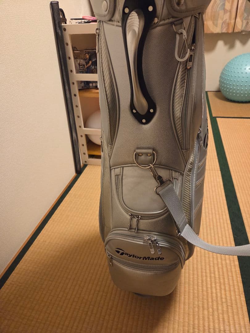 TaylorMade ゴルフバッグ シルバー