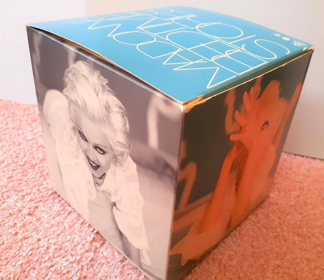 MADONNA　BEDTIME STORIES　宣伝用 ディスプレイ キューブ