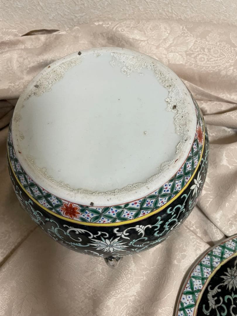 中国美術 蓋付壺 黒地粉彩 唐草花紋様 象耳 大 飾り壺 置物 景徳鎮 唐物