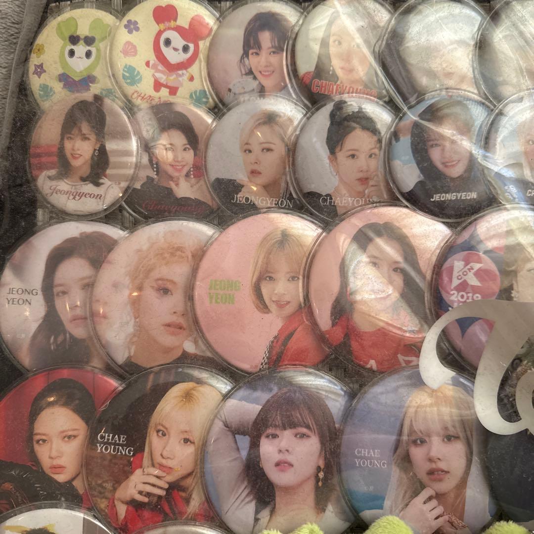 TWICE 痛バ　缶バッジ