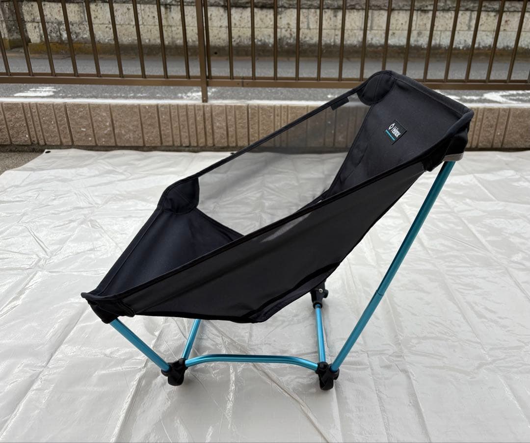 【中古・美品】Helinox グラウンドチェア　ブラック／ブルーポール　収納袋付