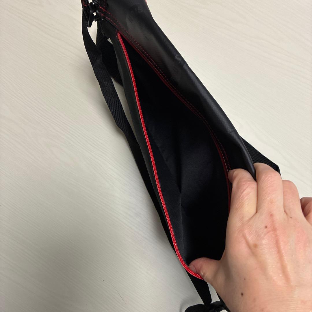 Pandani パンダーニ メッセンジャーバッグ 黒水玉 サコッシュ