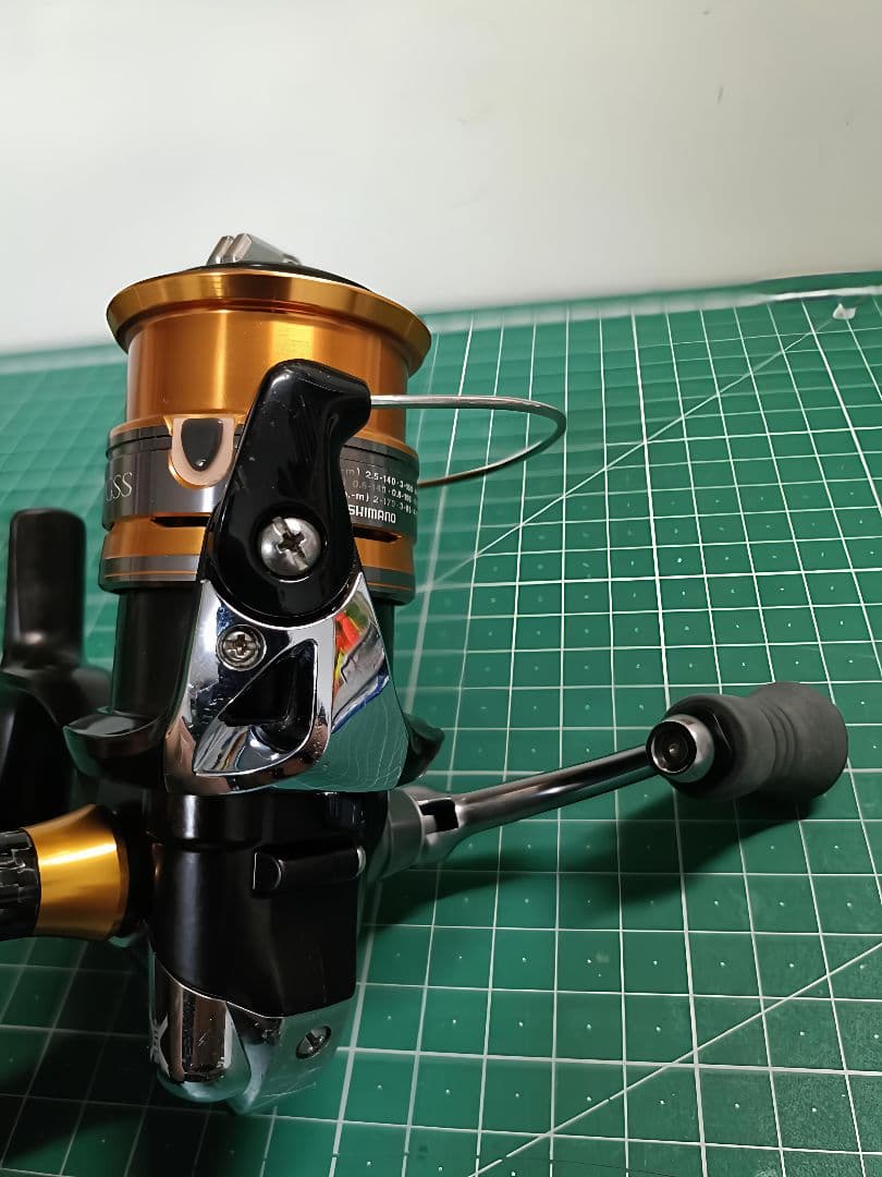 シマノ　13ソアレBB C2000PGSS　ジャンク　リールスタンド付き