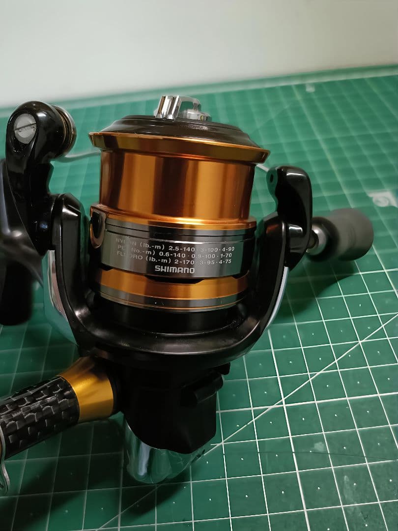 シマノ　13ソアレBB C2000PGSS　ジャンク　リールスタンド付き