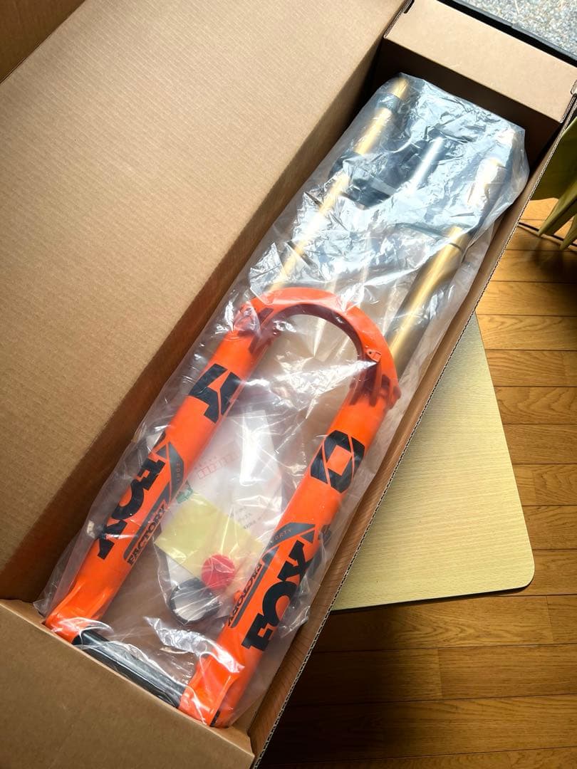 【新品•未使用】FOX40 ダウンヒル　MTB　サスペンション　29インチ