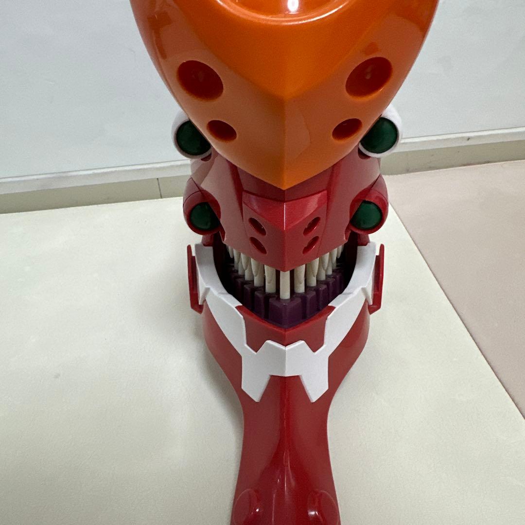 ロボットの頭部デザイン 赤オレンジ
