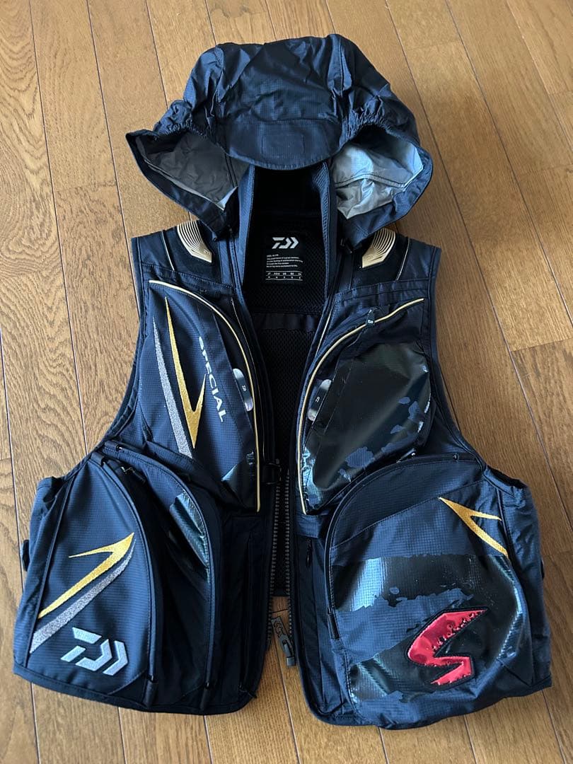 Daiwa SPECIAL 鮎ベスト マスターブラック　Mサイズ