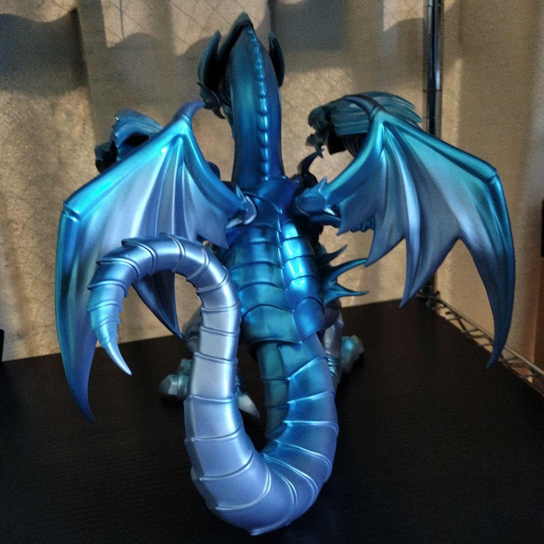 遊戯王　ブルーアイズアルティメットドラゴン　MONDO フィギュア