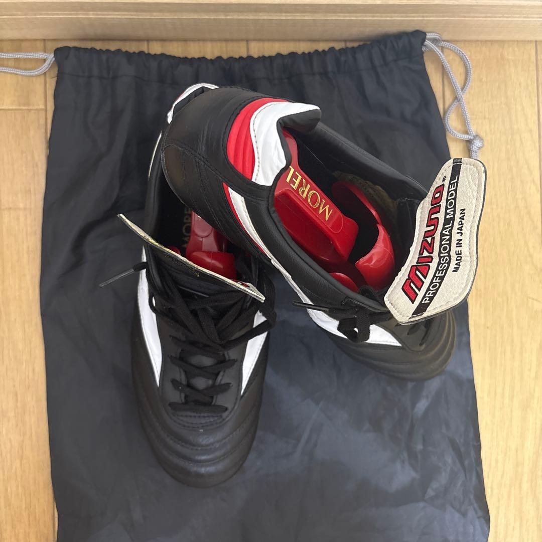 Mizuno モレリア サッカーシューズ ブラック/ホワイト/レッド 取替式