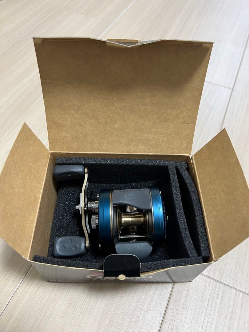 希少　超美品　Abu Garcia 5601C4 ベイトリール　左巻き　ブルー