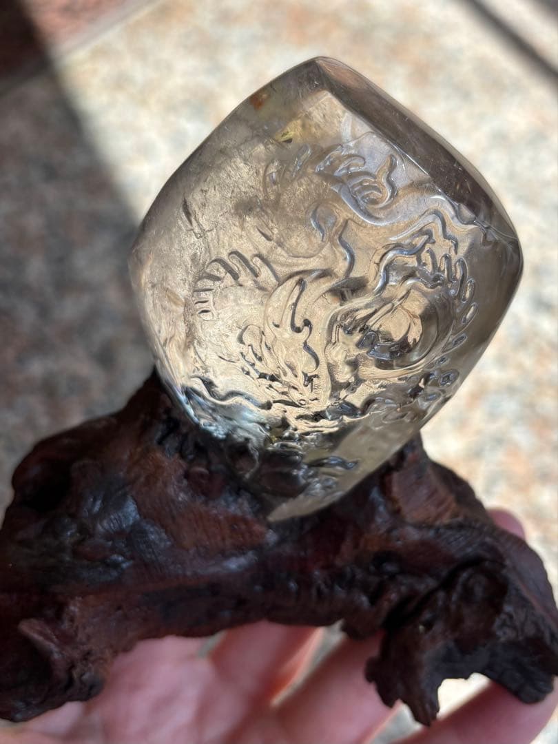 天然シトリン　龍の手彫り置物　流木台座付き　レインボーあり　236g 天然石