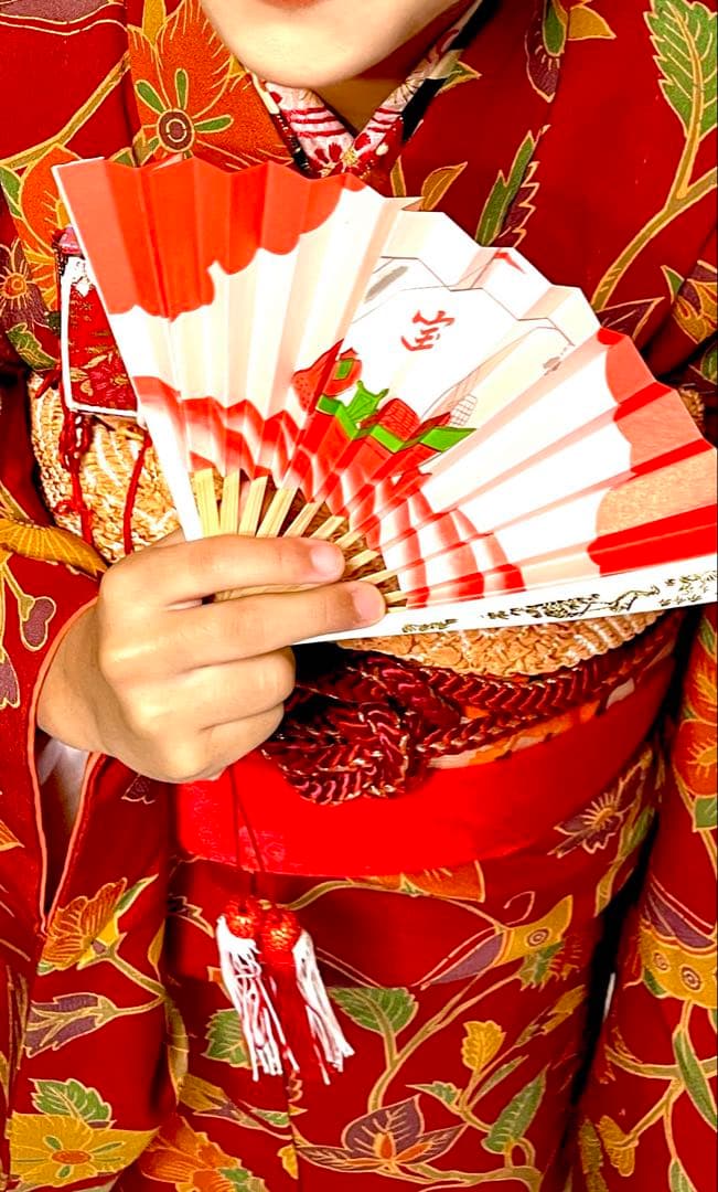 七歳の女の子のお支度　臙脂色　紅型風模様渋め　正絹振袖　七五三セット