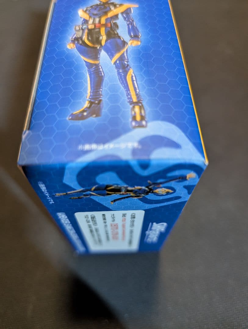 S.H.Figuarts　仮面ライダージャンヌ 　輸送箱のみ開封テープ二度貼り有