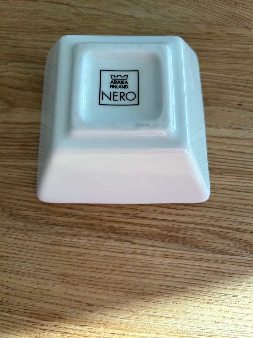 【希少】【値下】アラビアNERO 白い四角形の食器 4個セット