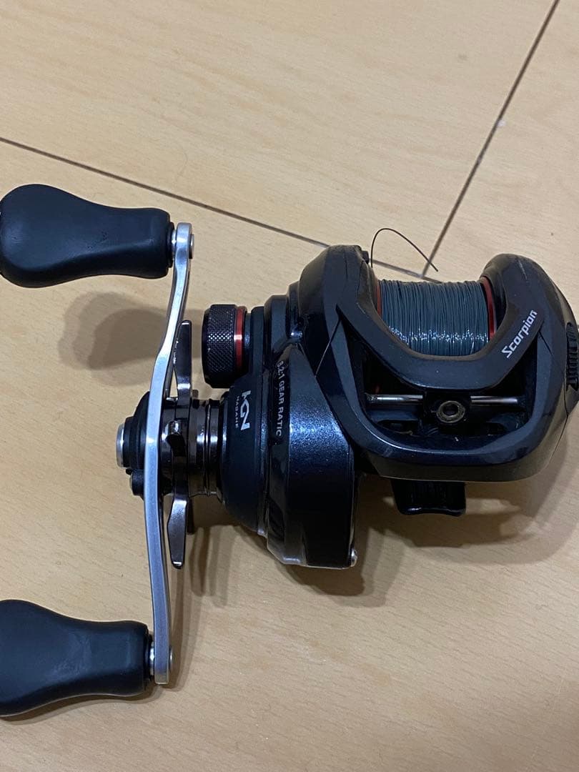 シマノ　スコーピオン　Scorpion 70gx ベイトリール 右巻き