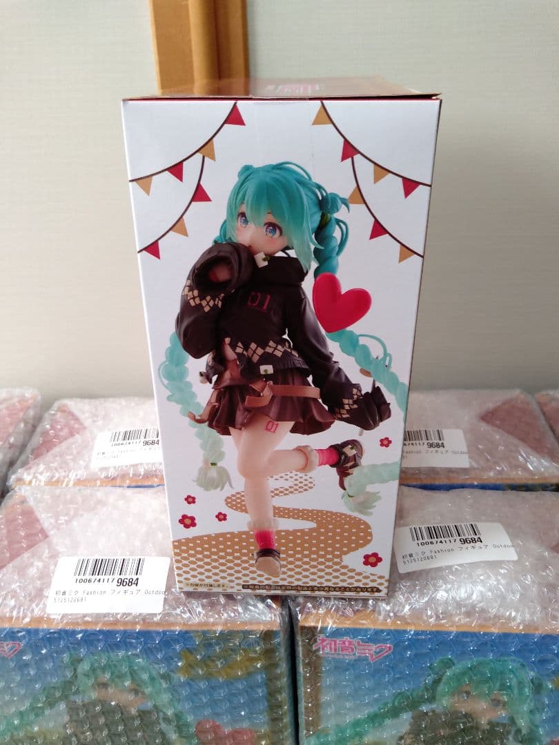 初音ミク　fashion フィギュア　outdoor　未開封　9個セット