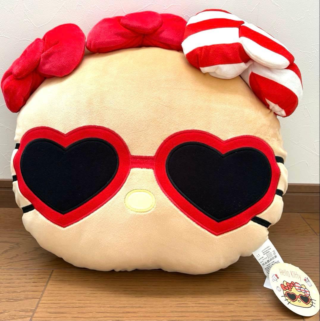 【日焼けハローキティ 特大ぬいぐるみとクッション】2点セット
