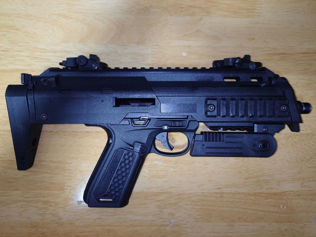東京マルイ MP7風ガスガン ブラック マガジン2本