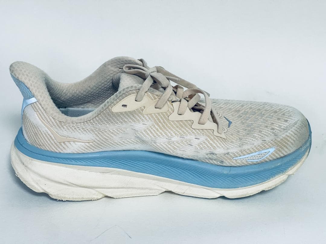 【ホカオネオネ】HOKA　クリフトン9　スニーカー　ランニング　ウォーキング